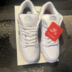 Nike Supreme Sb Dunks 