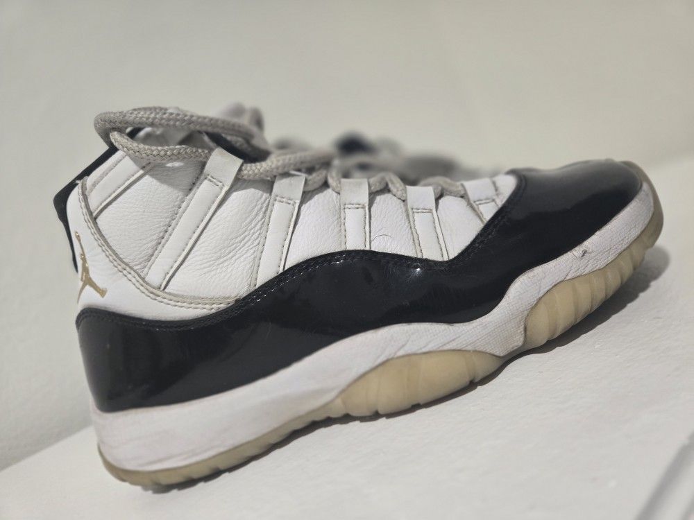 Jordan 11 Gratiude Used Size 8 5