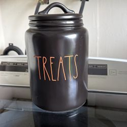 New Rae Dunn Treat Jar $10