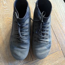 Nike Cleats Size 5.5