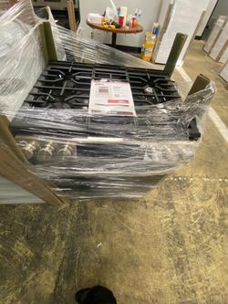Whirlpool WFES3330RZ  Electric Range