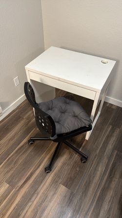 Desk + chair