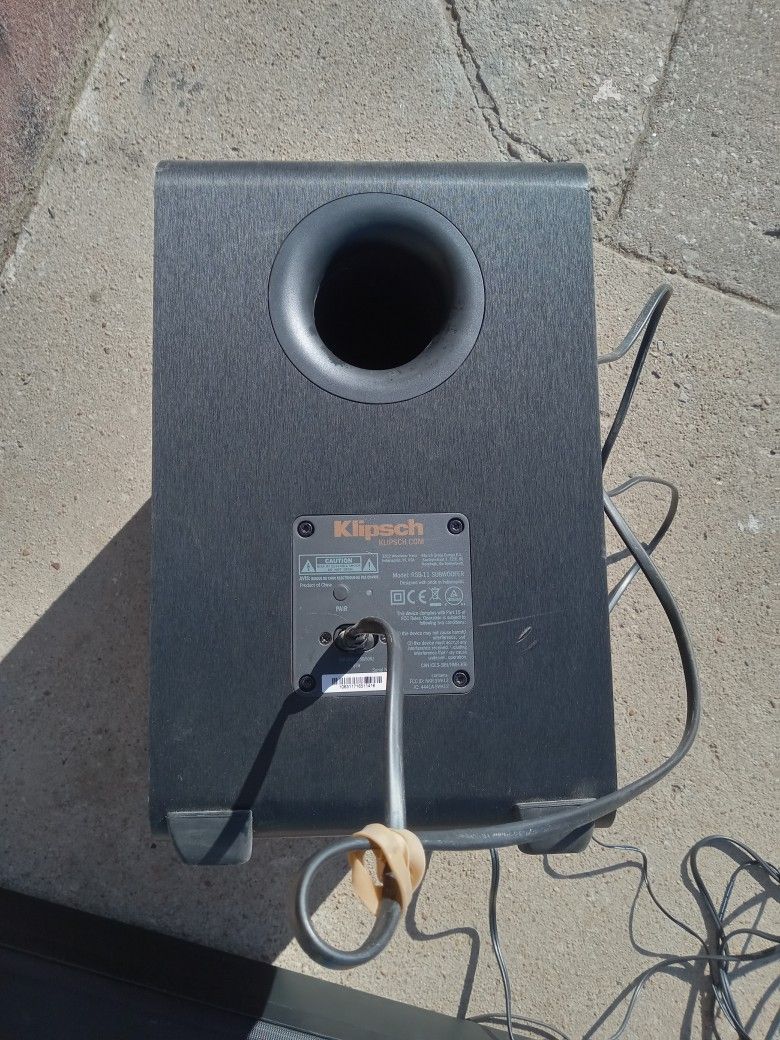 Klipsch Home System Bar And Sub No Control Bluetooth Works Good 4 HDMI