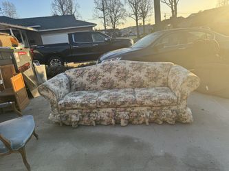 Floral, like new couch