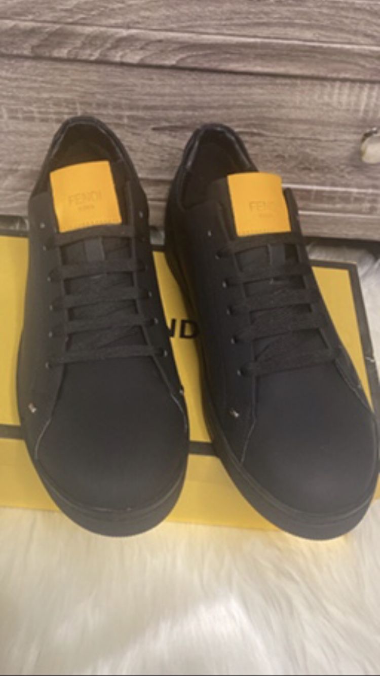 Fendi Mens Shoes Size 8.5