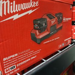 Milwaukee new super charger - no battery