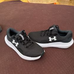 Under Armor Charged Surge 4