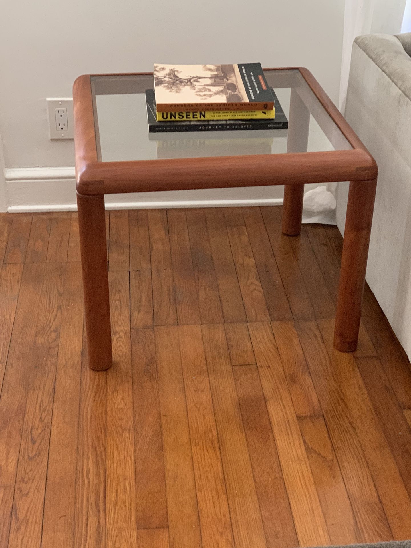 Mid Century D-Scan Side Table