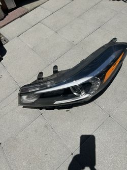 2017-2018 KIA Forte Driver Side Headlight LED OEM Used