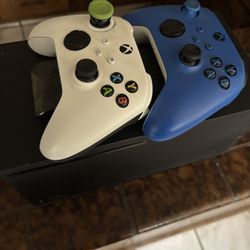 X Box Series X 4 Controllers With A Charging Station 