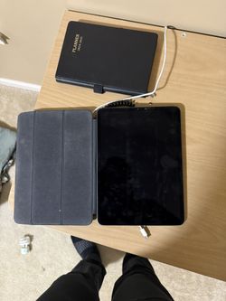 iPad Pro 2021 With Case