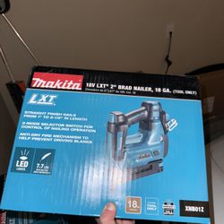 Makita 18V LXT Lithium-Ion 18-Gauge Cordless Brad Nailer (Tool-Only)
