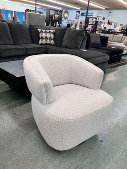 🔥Flash Deal🔥Brand New Swivel Accent chair $299, Delivery Available