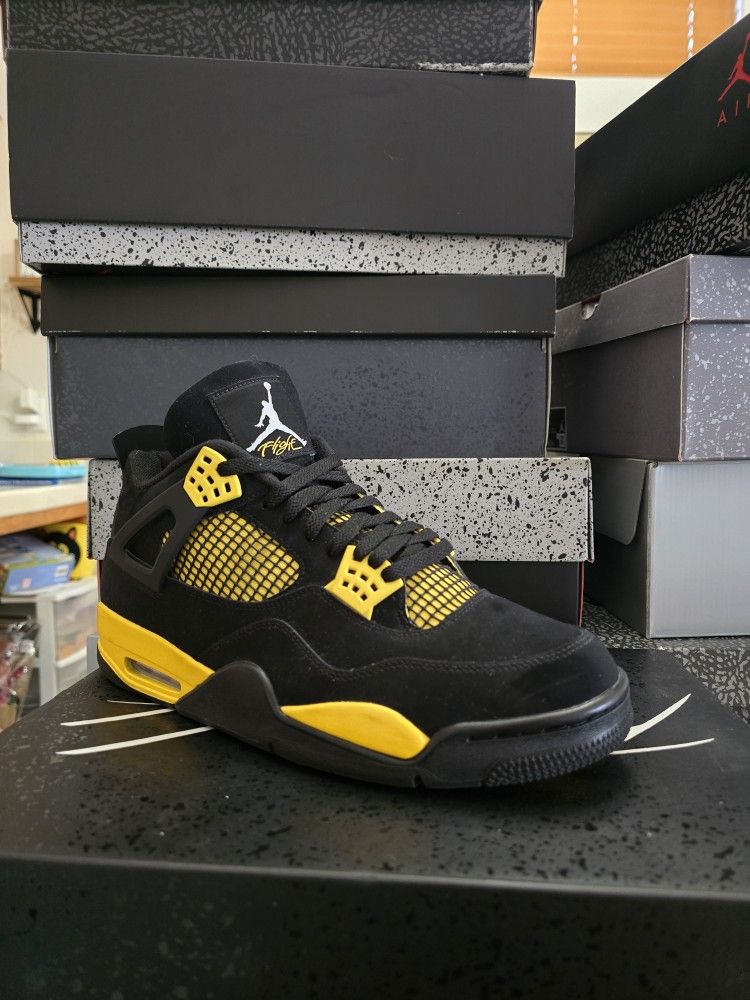 Jordan 4 Thunder Slightly Used Sz 13