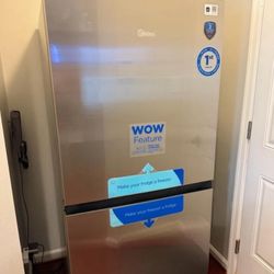 Midea 20 cubic feet refrigerator / freezer / upright flex