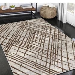 8/10 Brand New Modern Rug 