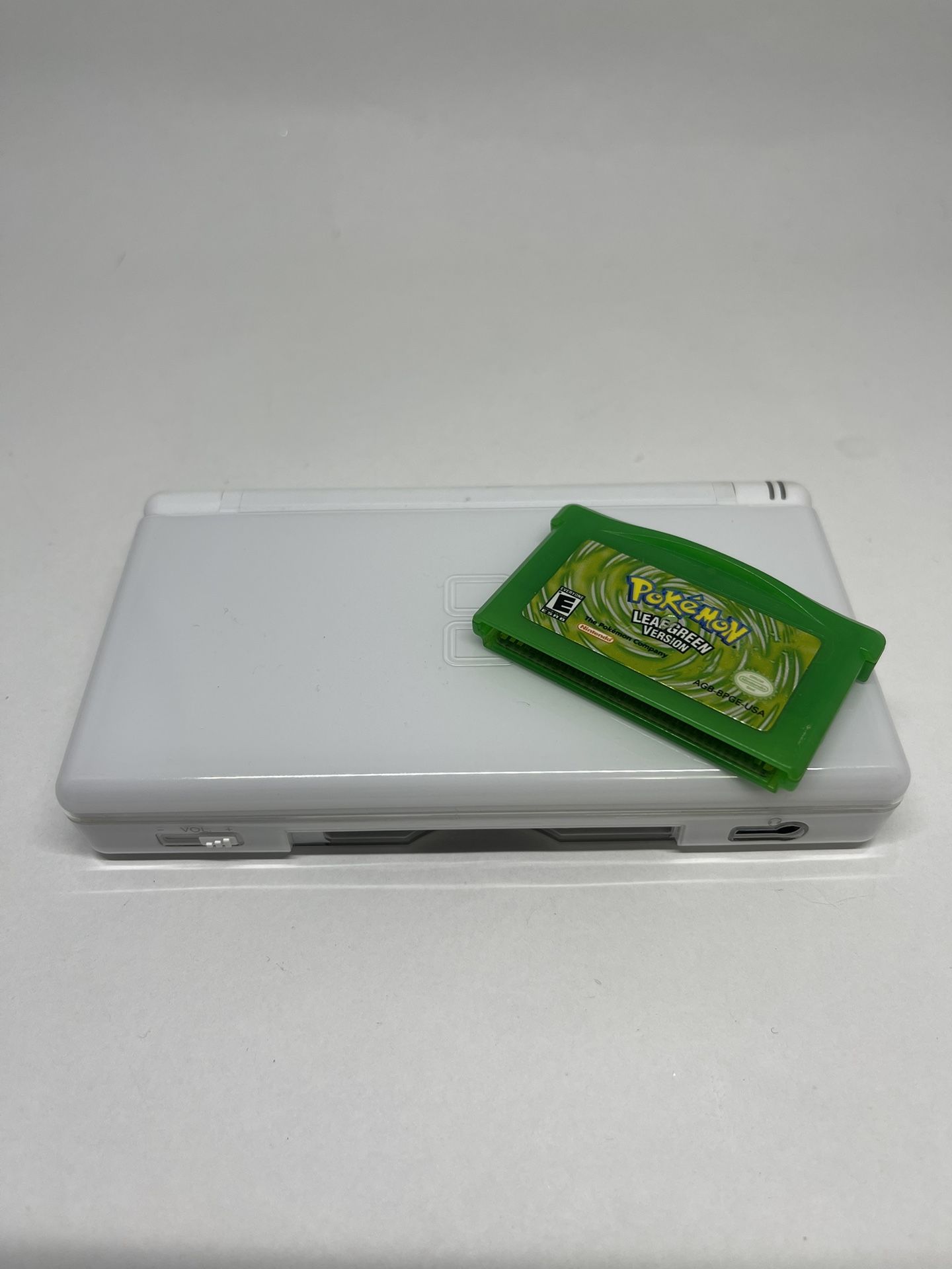 Nintendo DS Lite With Pokémon Leaf Green Version !