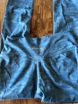ALPHALETE blue camo leggings