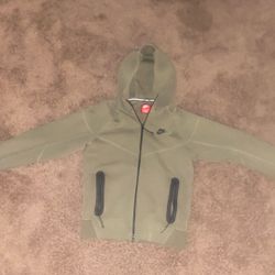 Green Nike Tech Small