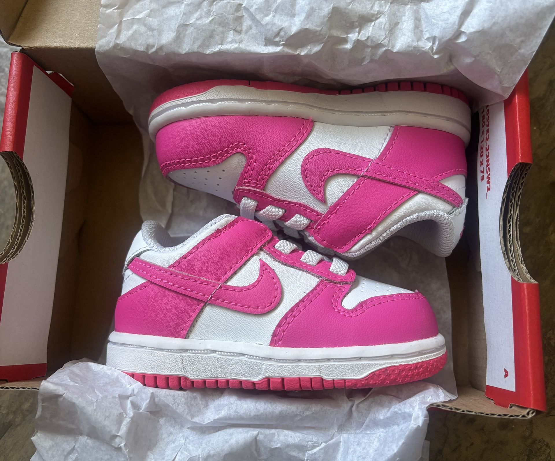 Toddler Girls Pink Fuchsia Nike Dunks NEW Size 4C