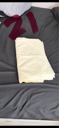 21 napkin cloths (yellow beige color)