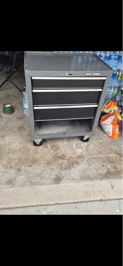 Craftsmen rolling tool box