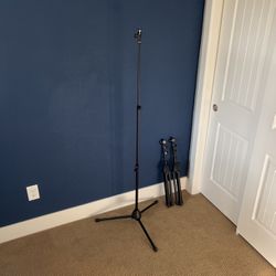 Tripod For Camera/iPhone Streaming