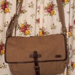 CONVERSE Large Khaki Canvas Messenger Bag. NEW Never Used. for Sale in Queens NY OfferUp