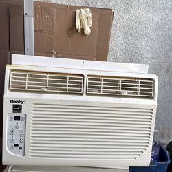 Danby quality window air conditioner white