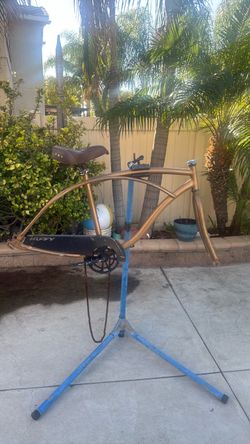 Free—Huffy Cruiser Bicycle Frame with Components
