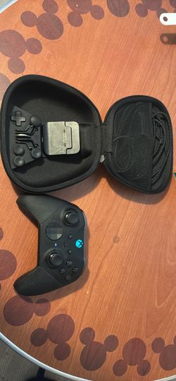 Xbox Elite Series 2 Controller with Accessories and Case