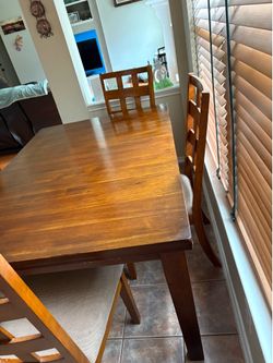Dining room table w/extension & 4 chairs