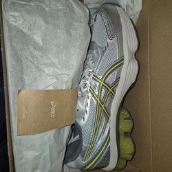 !! BRAND NEW ASICS GEL SHOES !!