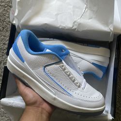 Brand New Air Jordan 2 UNC Blue Size 9