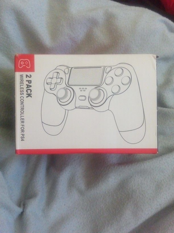 "MUST COME GET IMMEDIATELY" 2 Wireless controllers for PS4