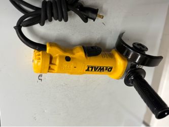 DEWALT DWF 402 ANGLE GRINDER LIKE NEW.