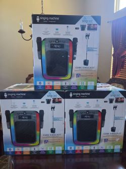 Karaoke machine or Bluetooth speaker with 2 microphones 🎤