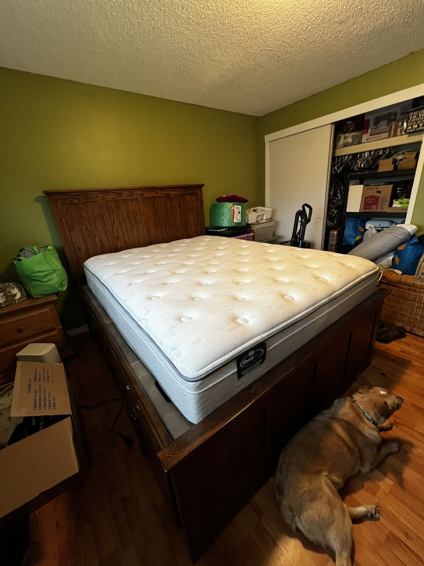 Queen Size Wooden Bed And Mattress
