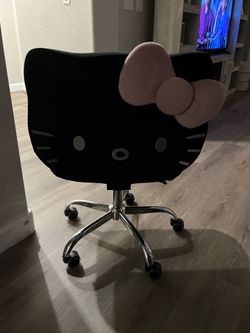 Hello kitty vanity chair