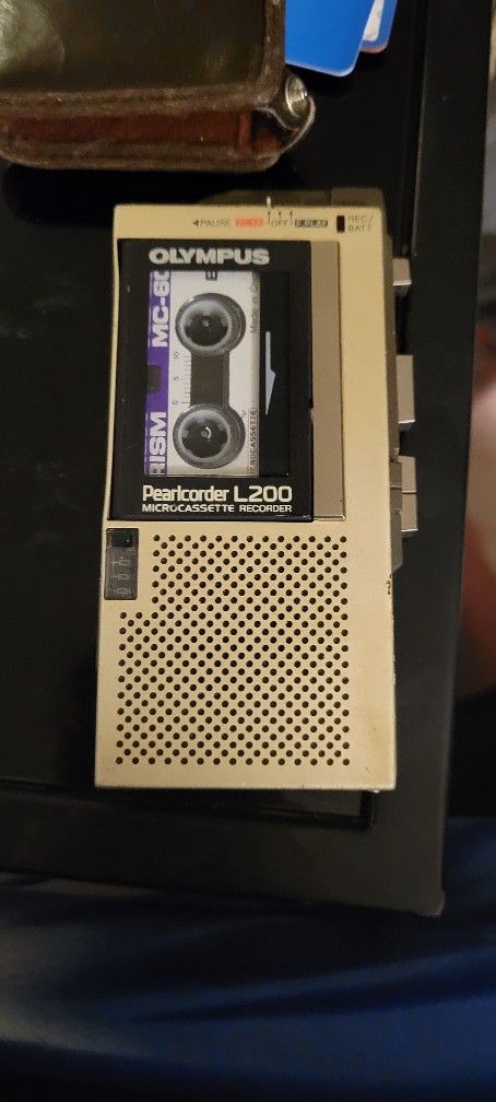 Olympus Pearlcorder L200 Voice Recorder Handheld Microcassette