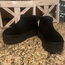 UGG Classic Ultra Mini Platform 