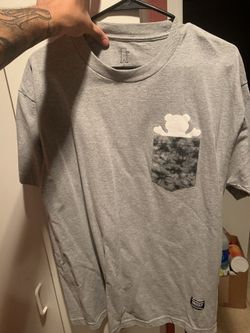 Men’s t shirt large