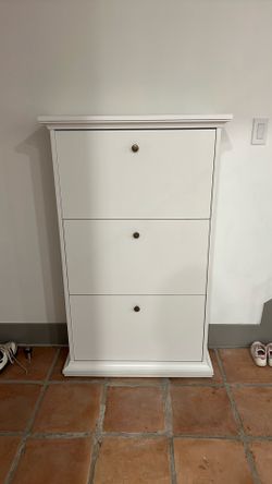 White shoe cabinet