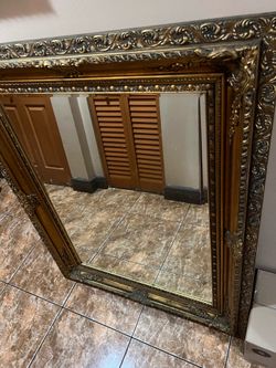 🪞 FOR SALE: Large Ornate Decorative Wall Mirror 🪞