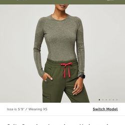 Figs Under Scrub Top