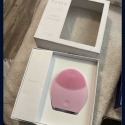 FOREO LUNA 2 Facial Cleansing Brush