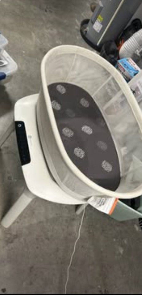 4moms mamaRoo Sleep Bassinet - Gently Used
