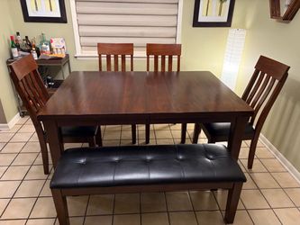 Wooden Extendable Dining Table 4 Chairs Bench Set