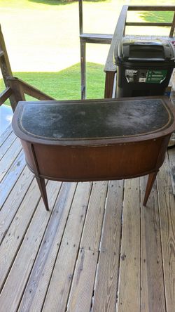 Free desk