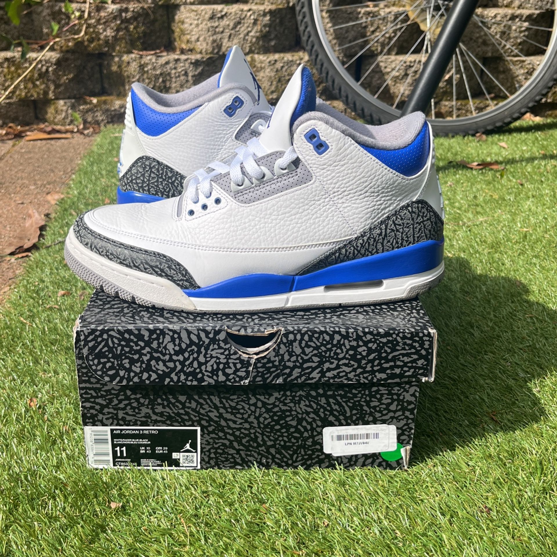 I’m selling this Jordan 3 racer blue size 11 need it off my hands Jordan Racer Blue 3s Size 11.5 – My Cuzin Vintage main image 3